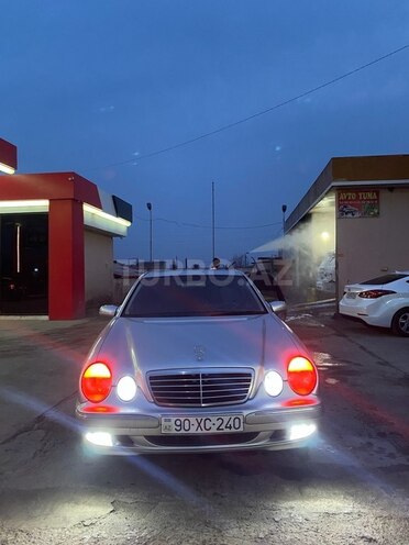 Mercedes E 280 1999, 221,159 km - 2.8 l - Bakı