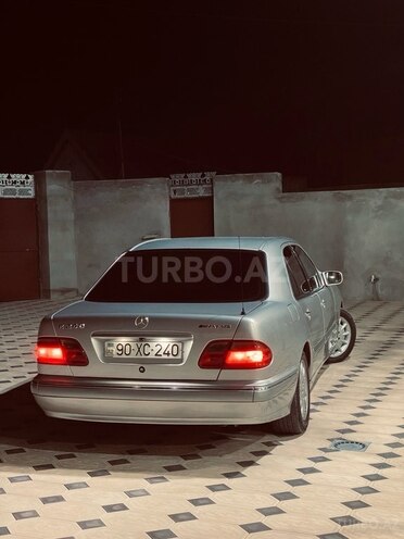 Mercedes E 280 1999, 221,159 km - 2.8 l - Bakı