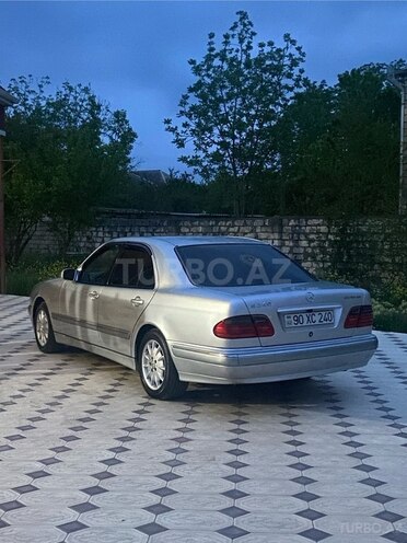 Mercedes E 280 1999, 221,159 km - 2.8 l - Bakı