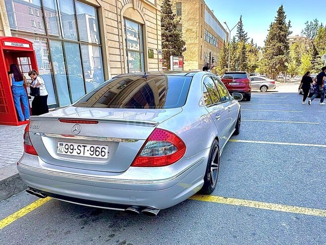 Mercedes E 270 2003, 450,000 km - 2.7 l - Bakı