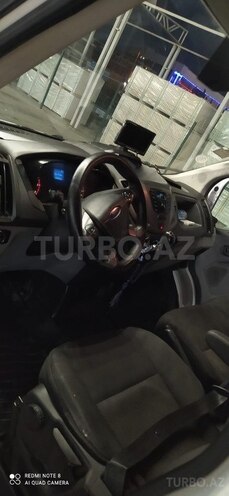 Ford Transit-5