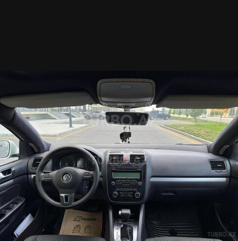 Volkswagen Jetta 2010, 434,343 km - 1.6 л - Qusar