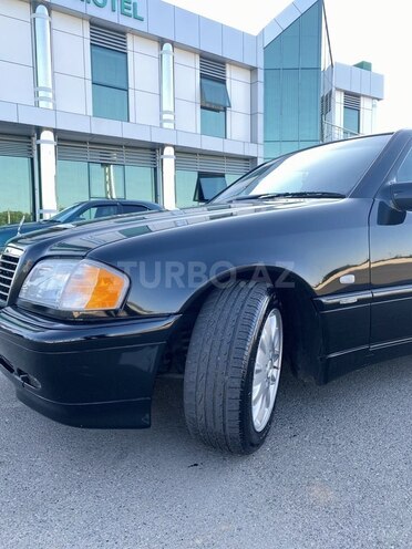 Mercedes C 200 1998, 260,000 km - 2.0 l - Beyləqan