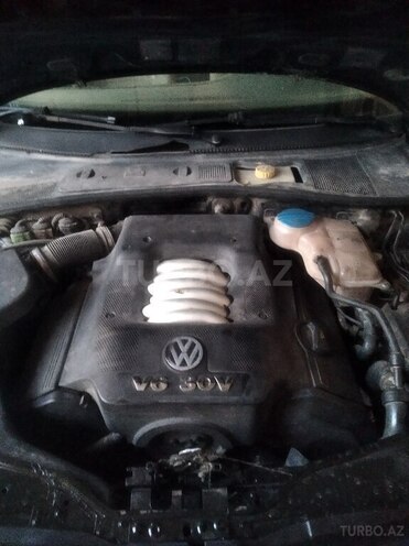 Volkswagen Passat 2004, 327,161 km - 2.8 л - Şəki