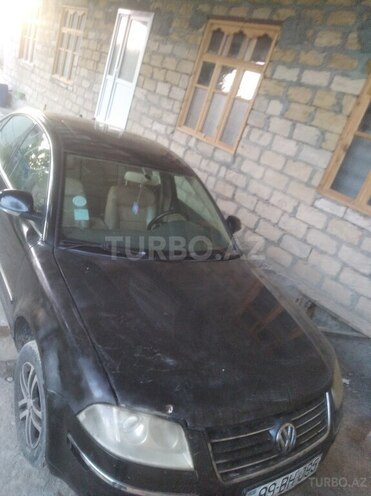 Volkswagen Passat 2004, 327,161 km - 2.8 л - Şəki