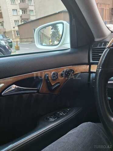 Mercedes E 280-8