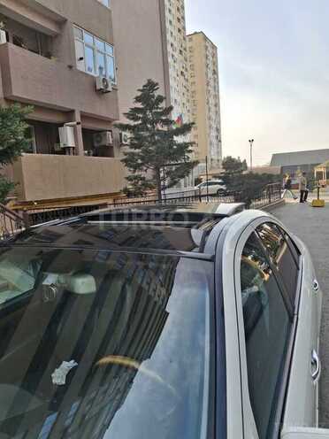 Mercedes E 280-10