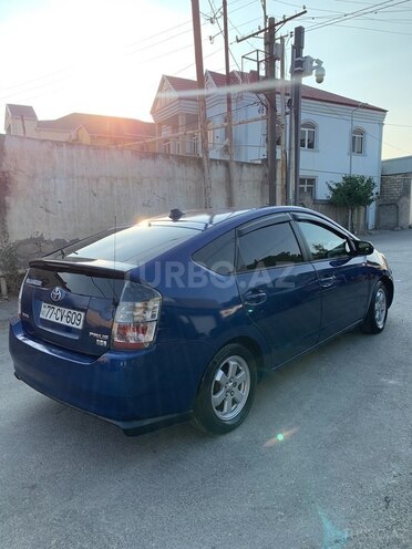 Toyota Prius-4