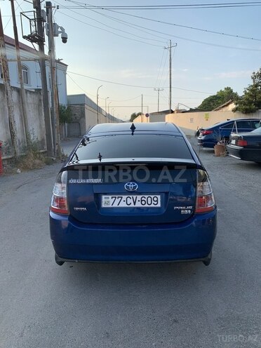 Toyota Prius-5