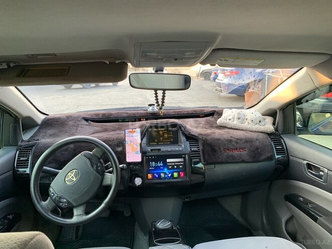 Toyota Prius-10
