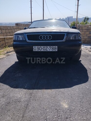 Audi A8-2