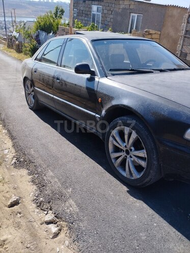 Audi A8-9