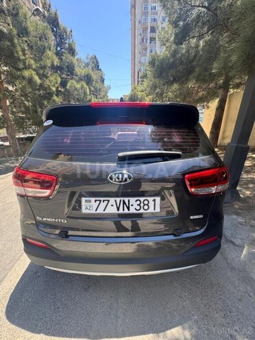 Kia Sorento-2