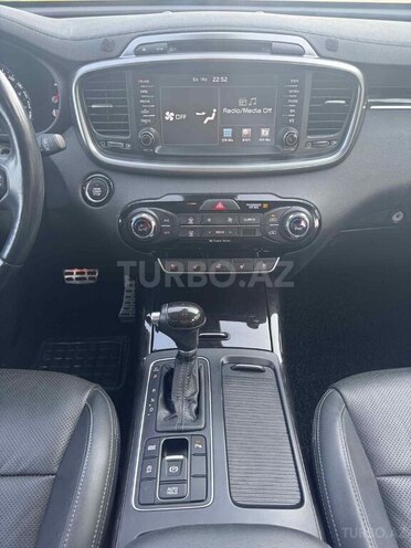 Kia Sorento-12