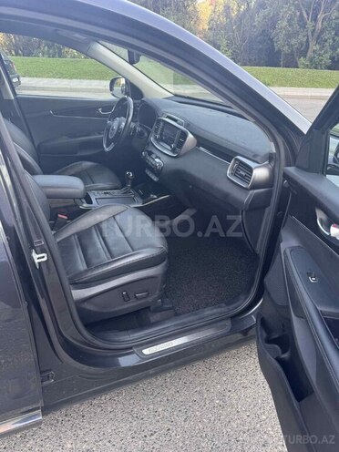 Kia Sorento-13