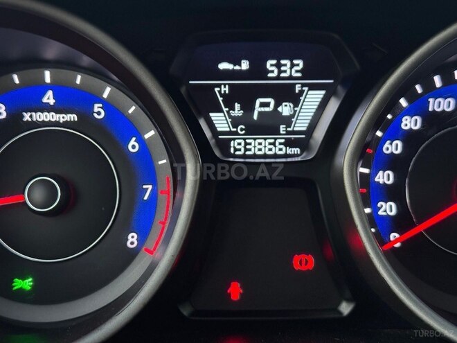 Hyundai Elantra 2015, 194,000 km - 1.8 l - Bakı