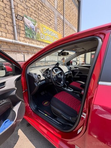 Chevrolet Aveo-10