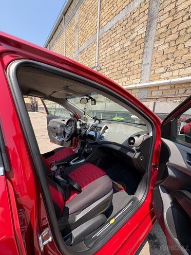 Chevrolet Aveo-12