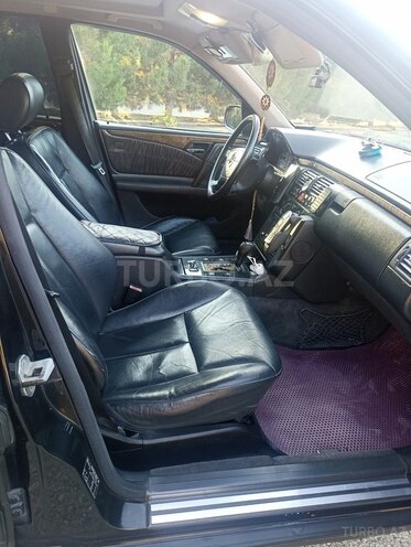 Mercedes E 240 1999, 348,000 km - 2.4 l - Bakı