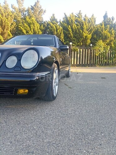 Mercedes E 240 1999, 348,000 km - 2.4 l - Bakı