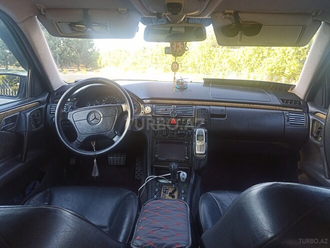 Mercedes E 240 1999, 348,000 km - 2.4 l - Bakı