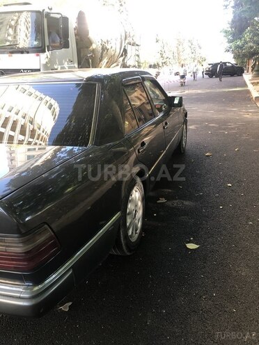 Mercedes E 230 1990, 375,000 km - 2.3 l - Gəncə