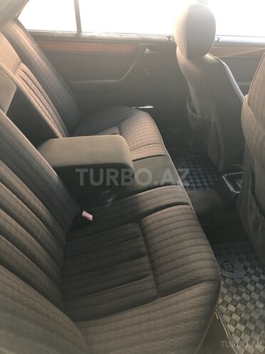 Mercedes E 230 1990, 375,000 km - 2.3 l - Gəncə