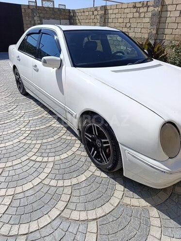 Mercedes E 220 d 2000, 454,000 km - 2.2 l - Bakı