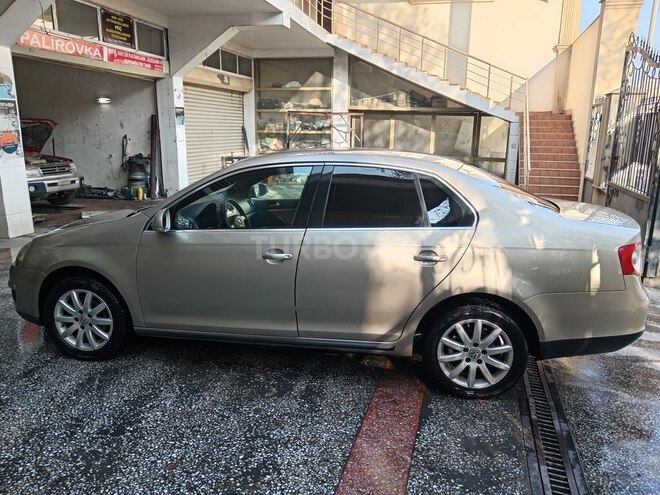 Volkswagen Jetta 2006, 328,000 km - 1.6 l - Gəncə