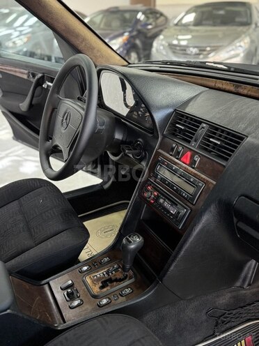 Mercedes C 240-18