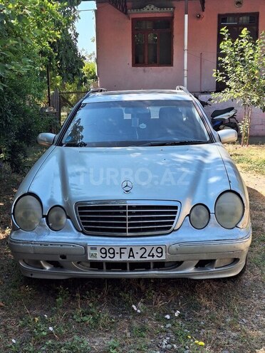 Mercedes E 240 1999, 300,000 km - 2.4 l - Saatlı