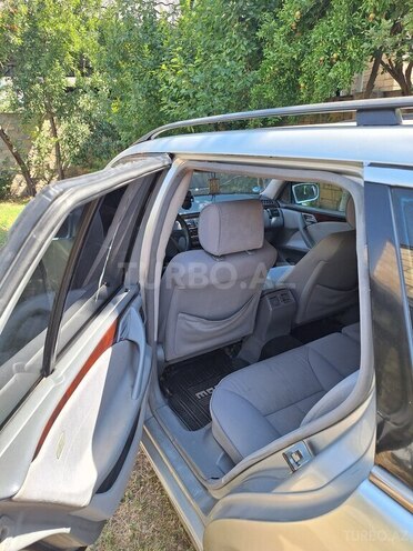 Mercedes E 240 1999, 300,000 km - 2.4 l - Saatlı
