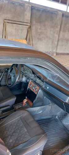 Mercedes 190 1990, 218,000 km - 2.0 l - Tovuz