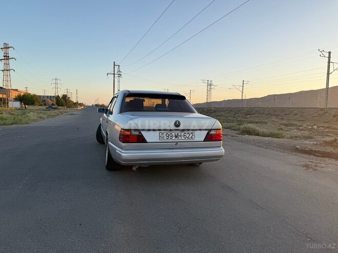 Mercedes E 250 1993, 280,000 km - 2.5 l - Bakı