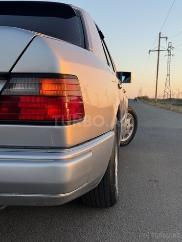 Mercedes E 250 1993, 280,000 km - 2.5 l - Bakı