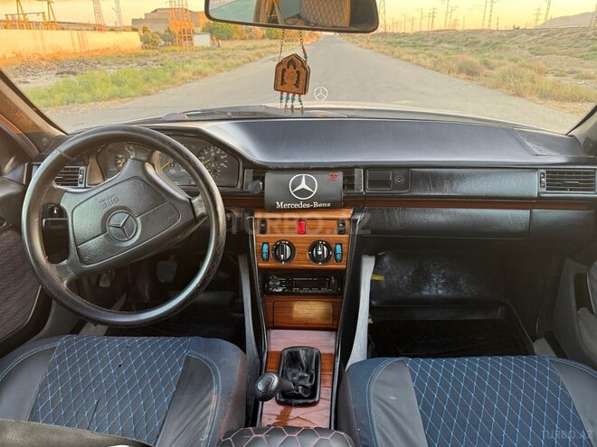 Mercedes E 250 1993, 280,000 km - 2.5 l - Bakı