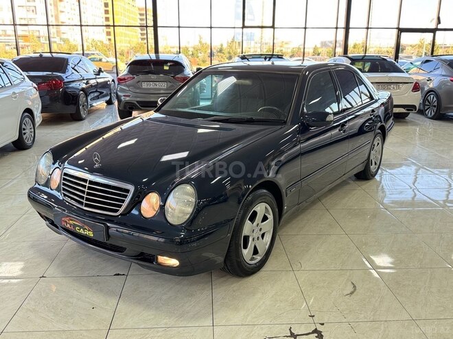 Mercedes E 220 d-3