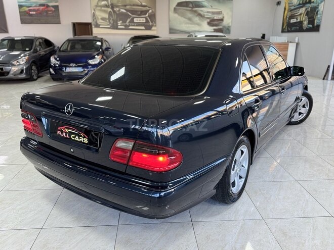 Mercedes E 220 d-2