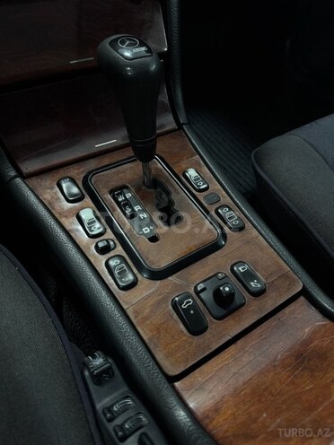 Mercedes E 220 d-19