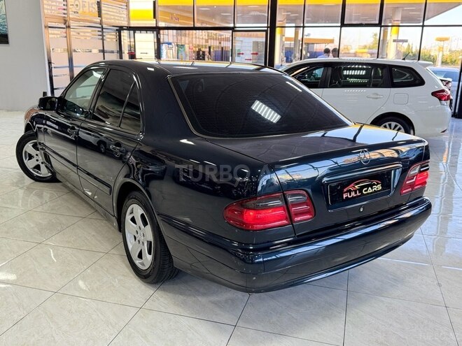 Mercedes E 220 d-7