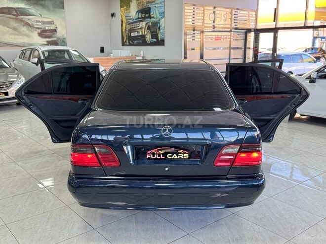 Mercedes E 220 d-9