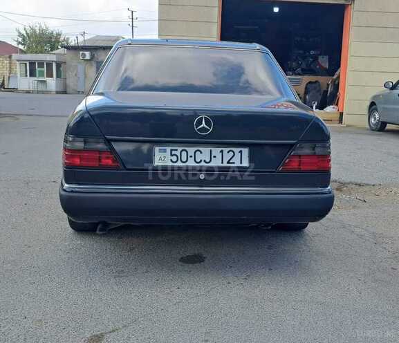 Mercedes E 220 1993, 677,000 km - 2.2 l - Sumqayıt