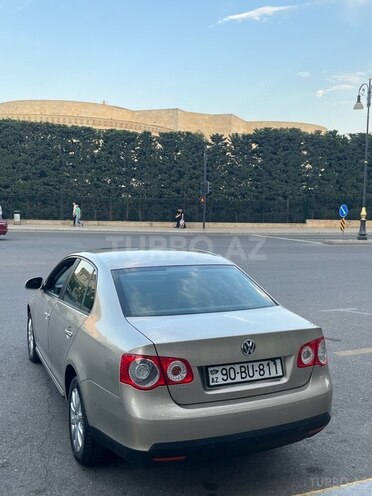 Volkswagen Jetta-2