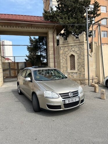 Volkswagen Jetta-12