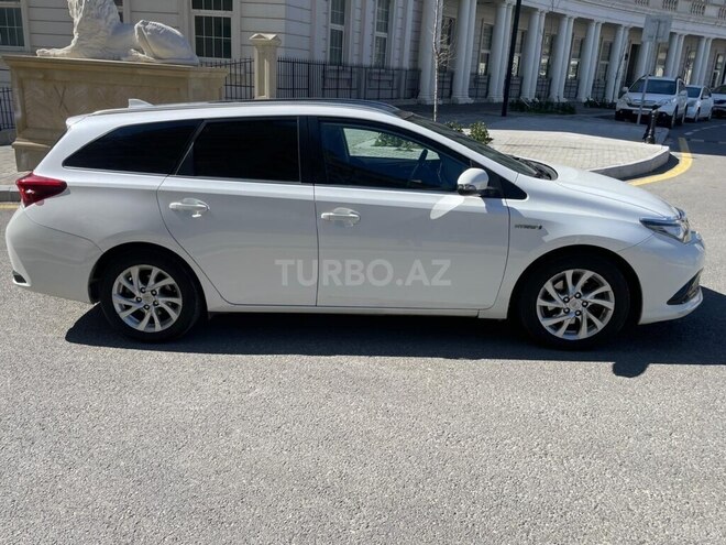 Toyota Auris 2015, 193,000 km - 1.8 l - Bakı