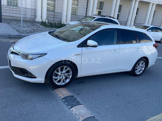Toyota Auris 2015, 193,000 km - 1.8 l - Bakı