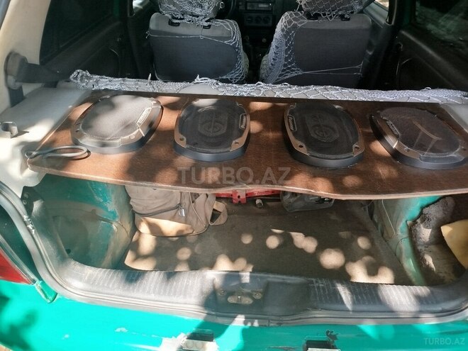 Volkswagen Polo 1996, 162,903 km - 1.6 l - Qax