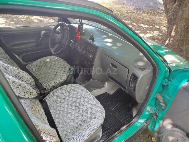 Volkswagen Polo 1996, 162,903 km - 1.6 l - Qax