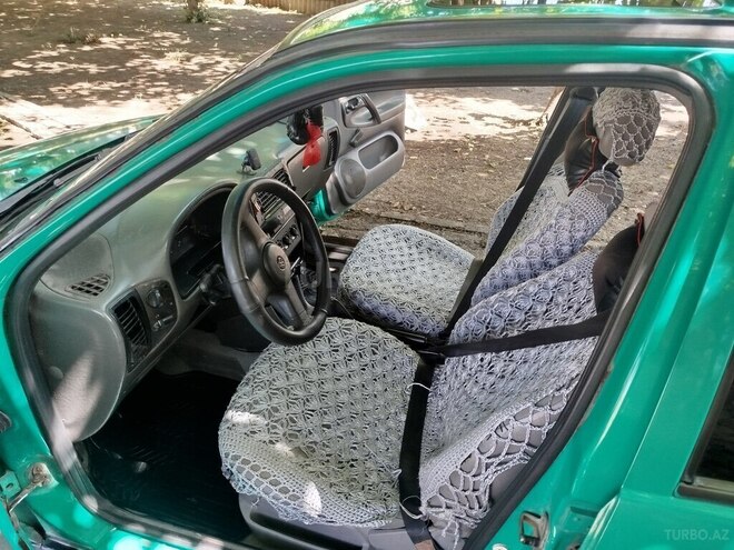 Volkswagen Polo 1996, 162,903 km - 1.6 l - Qax