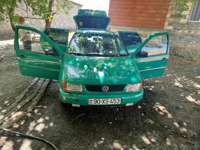 Volkswagen Polo 1996, 162,903 km - 1.6 l - Qax